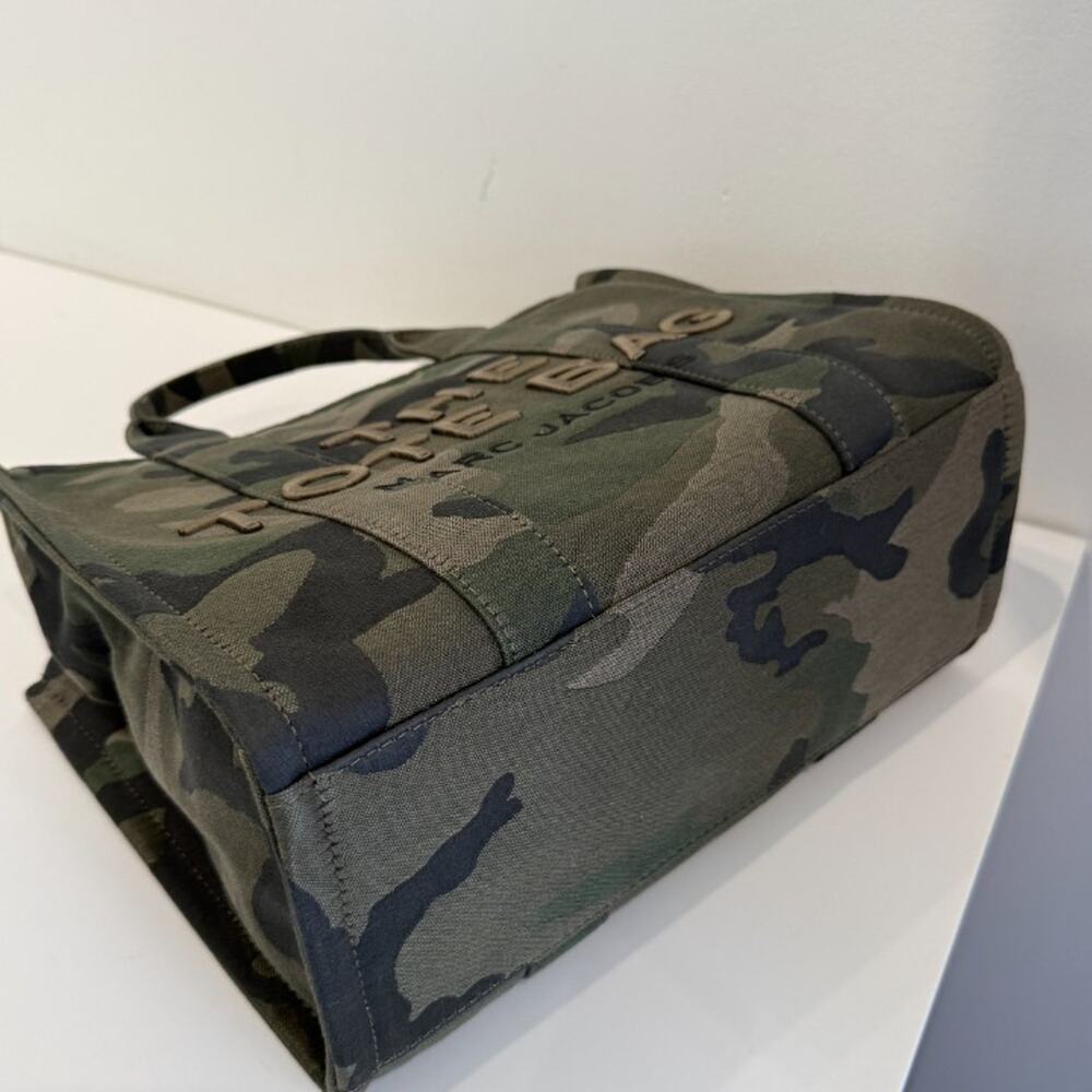 Limited‼️Marc Jacobs The Camo Jacquard Medium Tote Bag 2S4HTT002H03 $325 - Picture 4 of 12